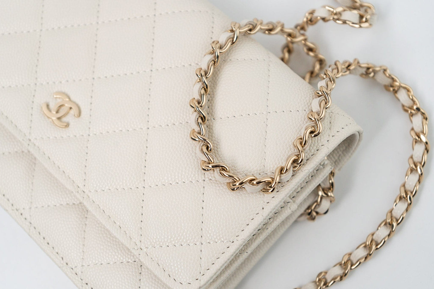 22C White Caviar Quilted Wallet On Chain WOC Light Gold Hardware