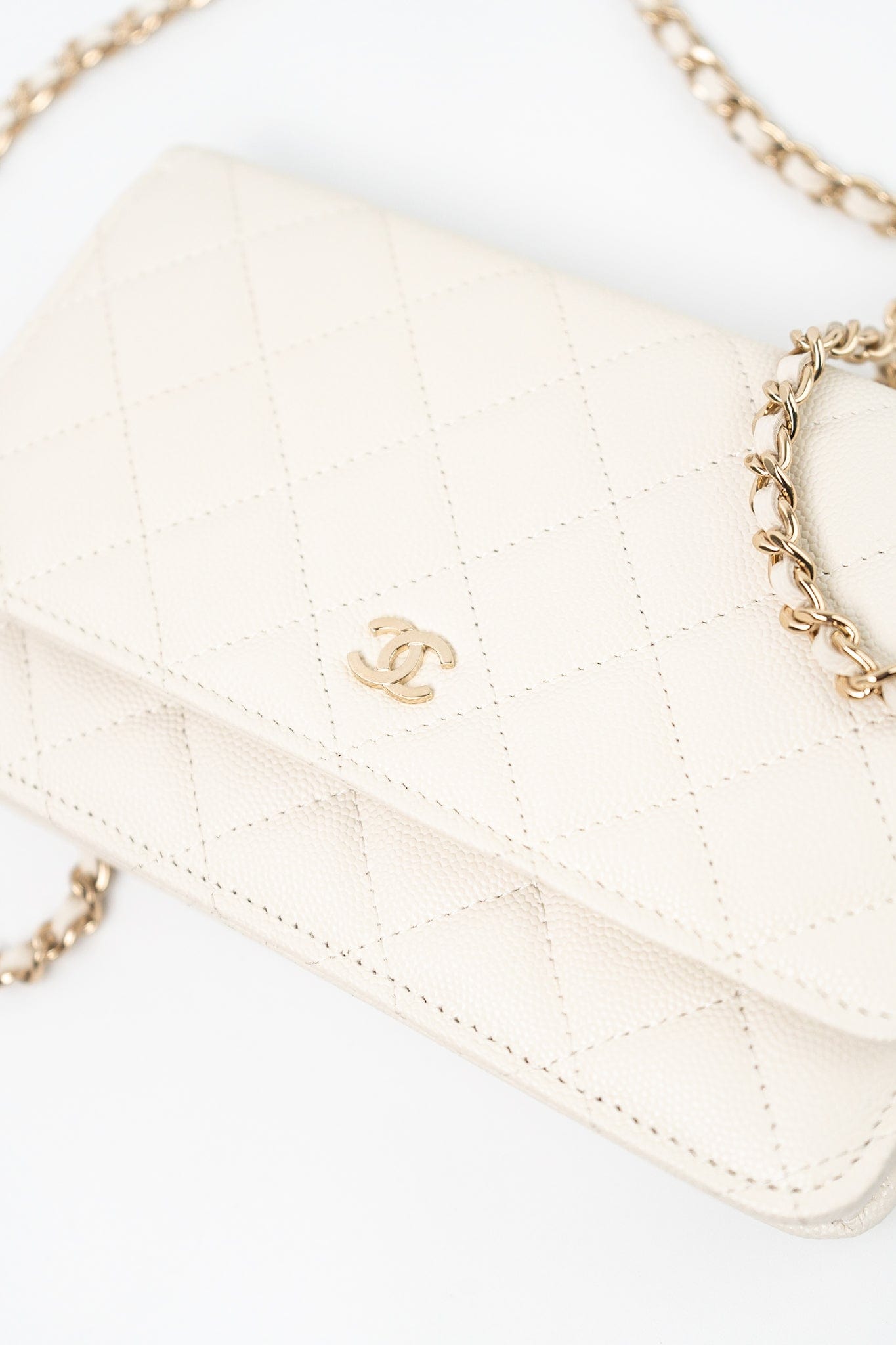 22C White Caviar Quilted Wallet On Chain WOC Light Gold Hardware