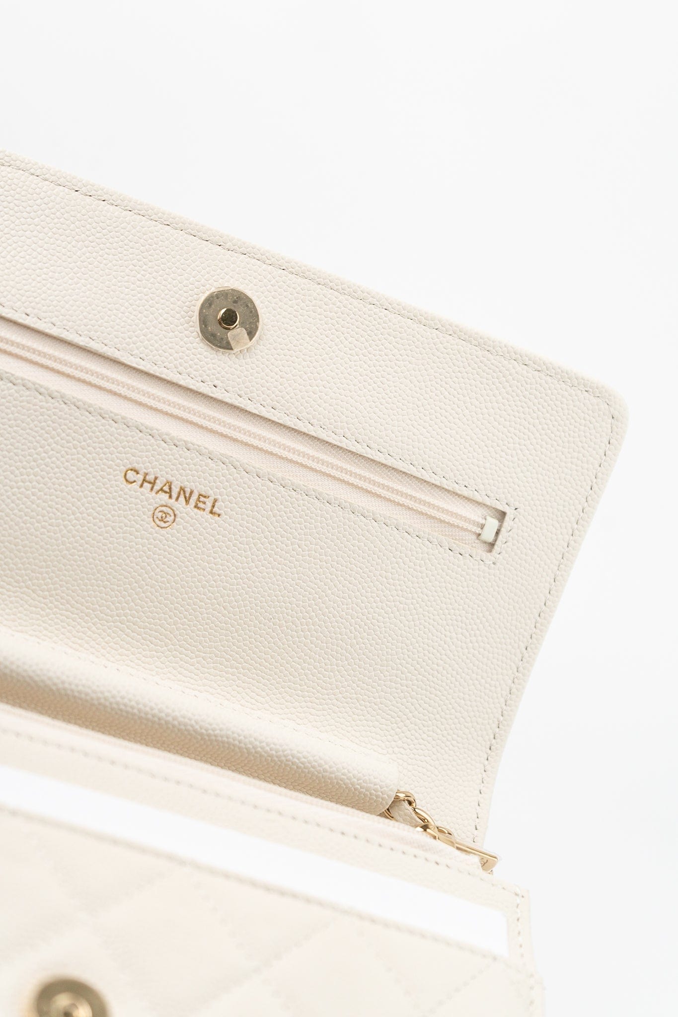 22C White Caviar Quilted Wallet On Chain WOC Light Gold Hardware