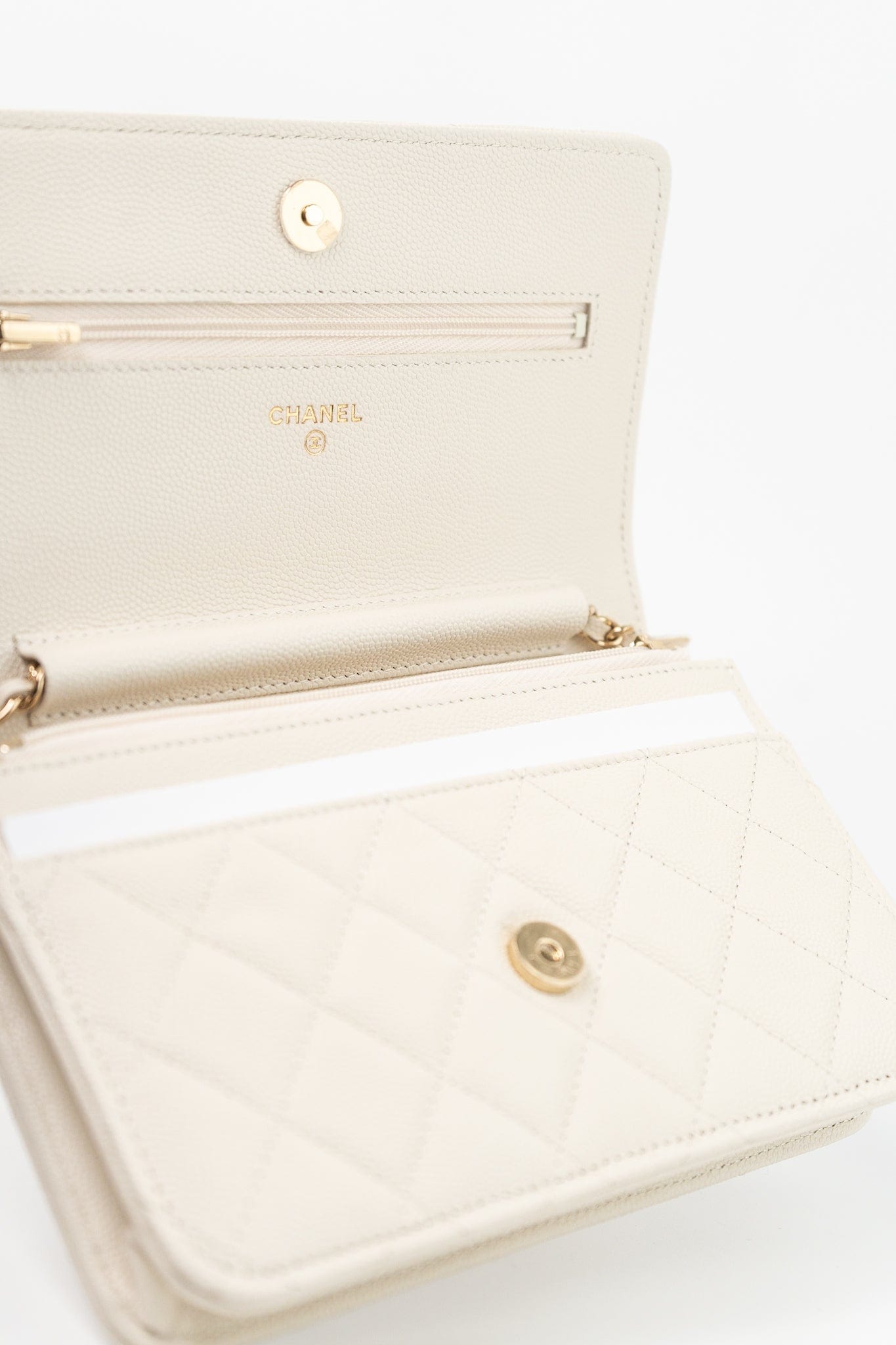 22C White Caviar Quilted Wallet On Chain WOC Light Gold Hardware