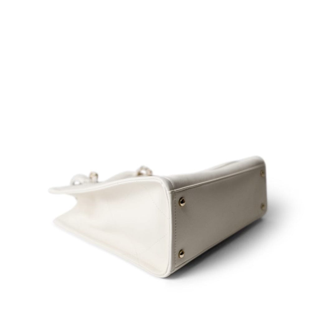 Chanel 22P Small White Zipped Shopping Bag