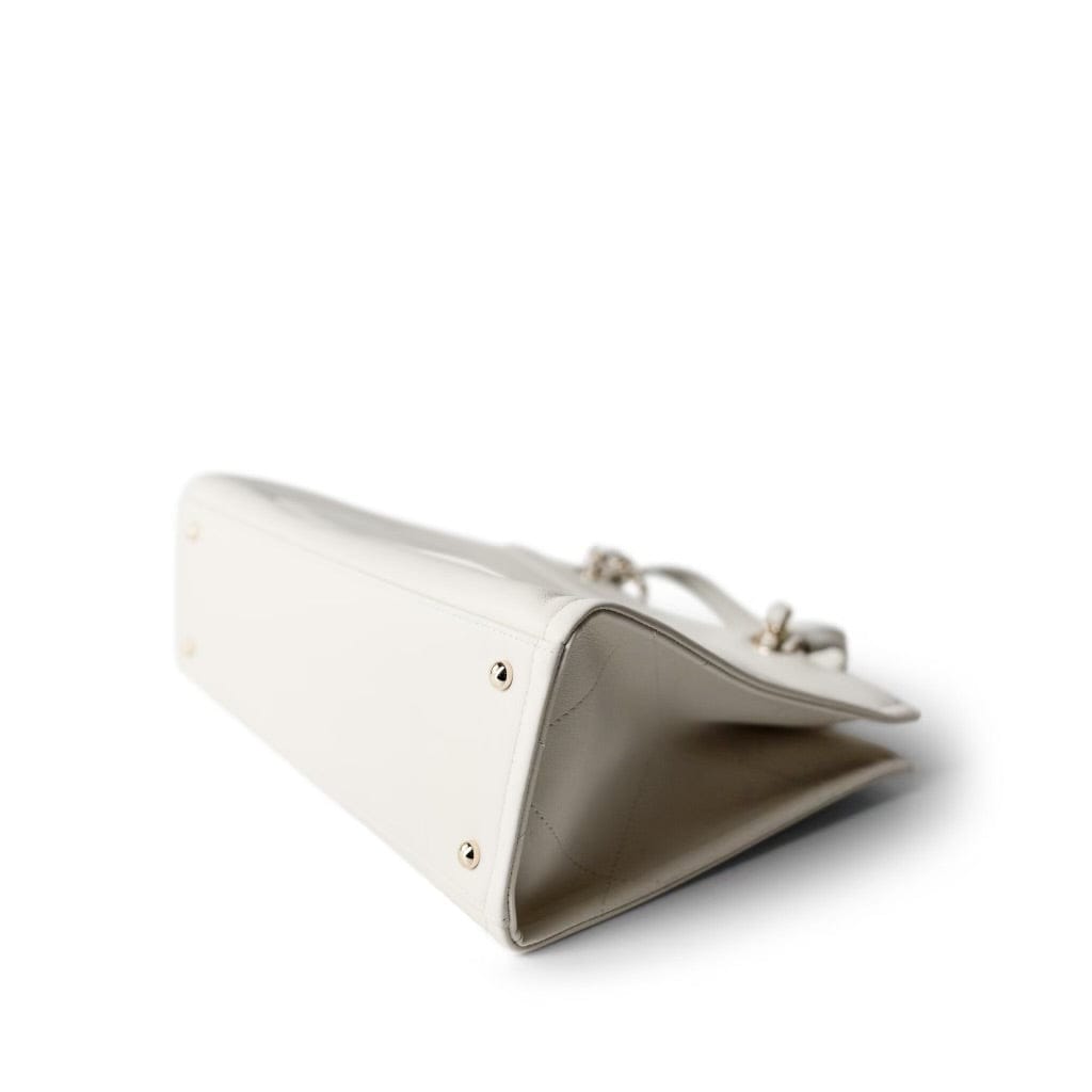 Chanel 22P Small White Zipped Shopping Bag