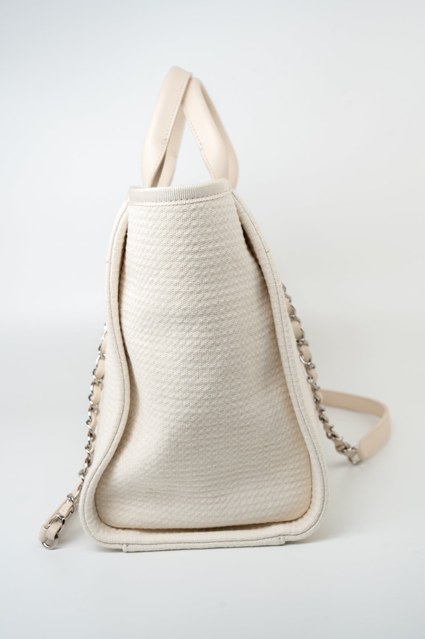 Chanel 22S Small Off White Deauville Shopping Bag SHW