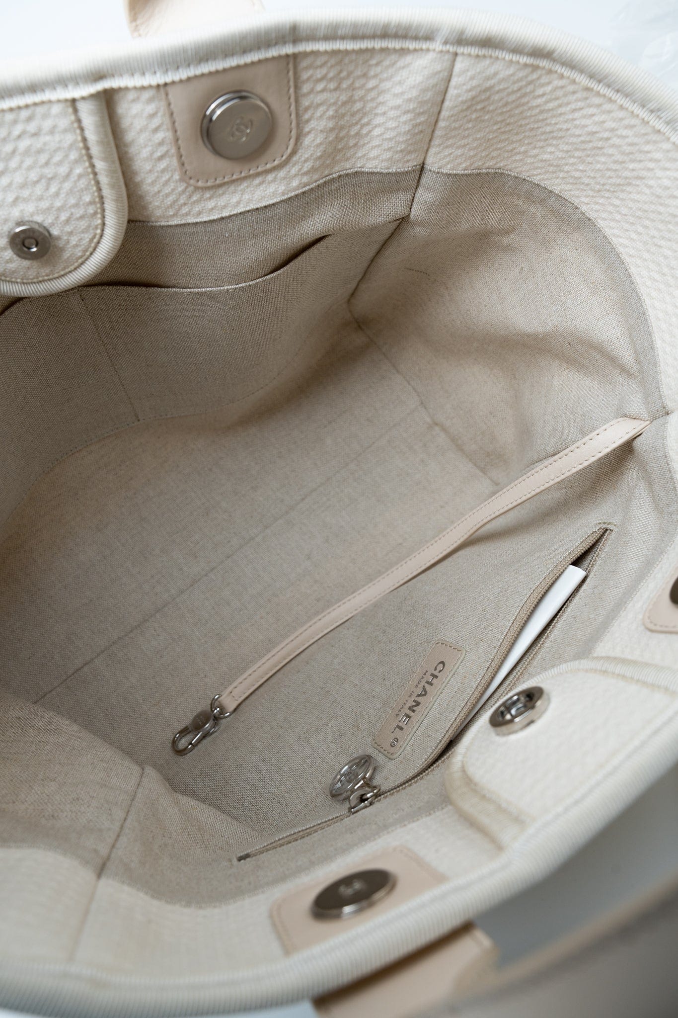 Chanel 22S Small Off White Deauville Shopping Bag SHW