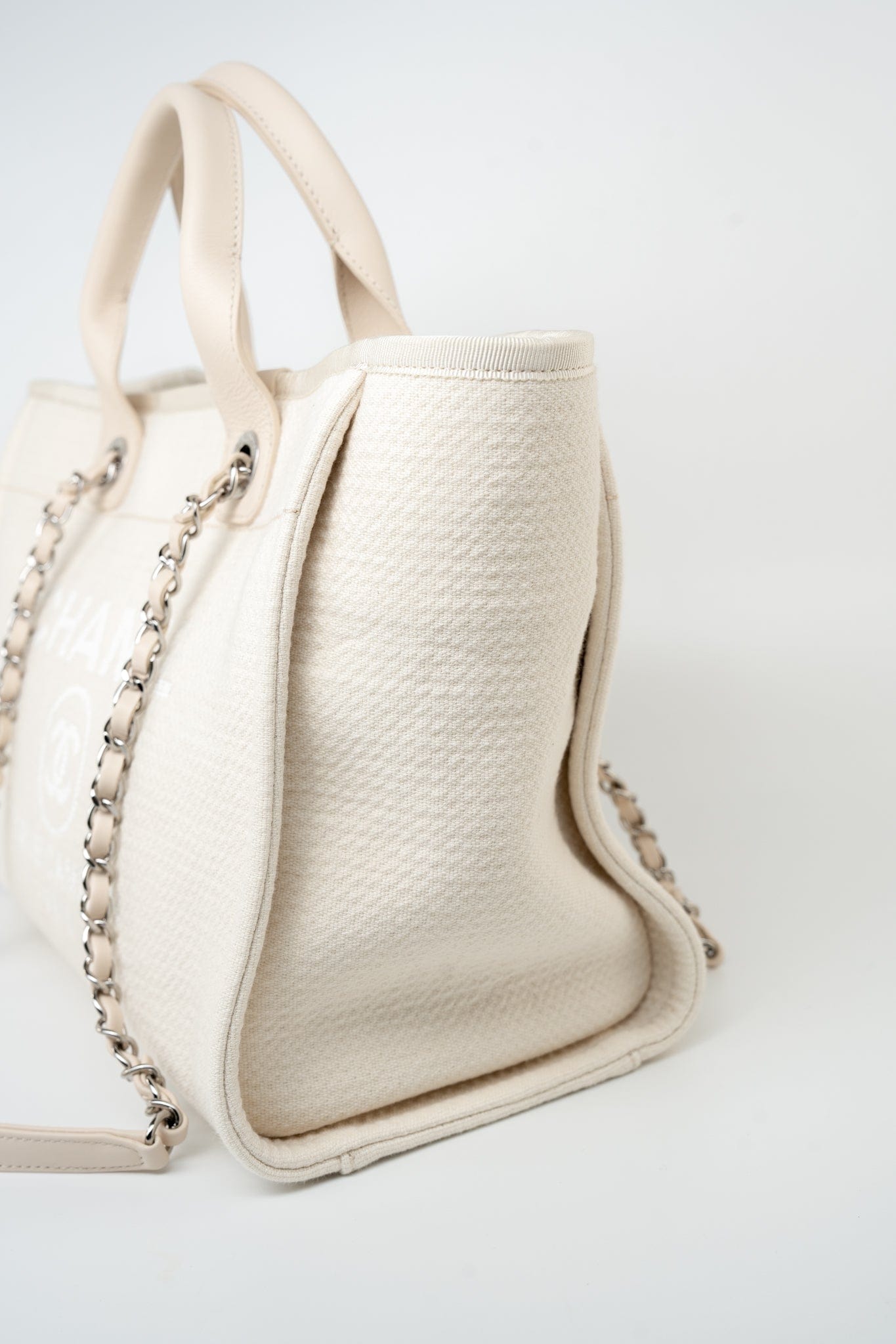 Chanel 22S Small Off White Deauville Shopping Bag SHW