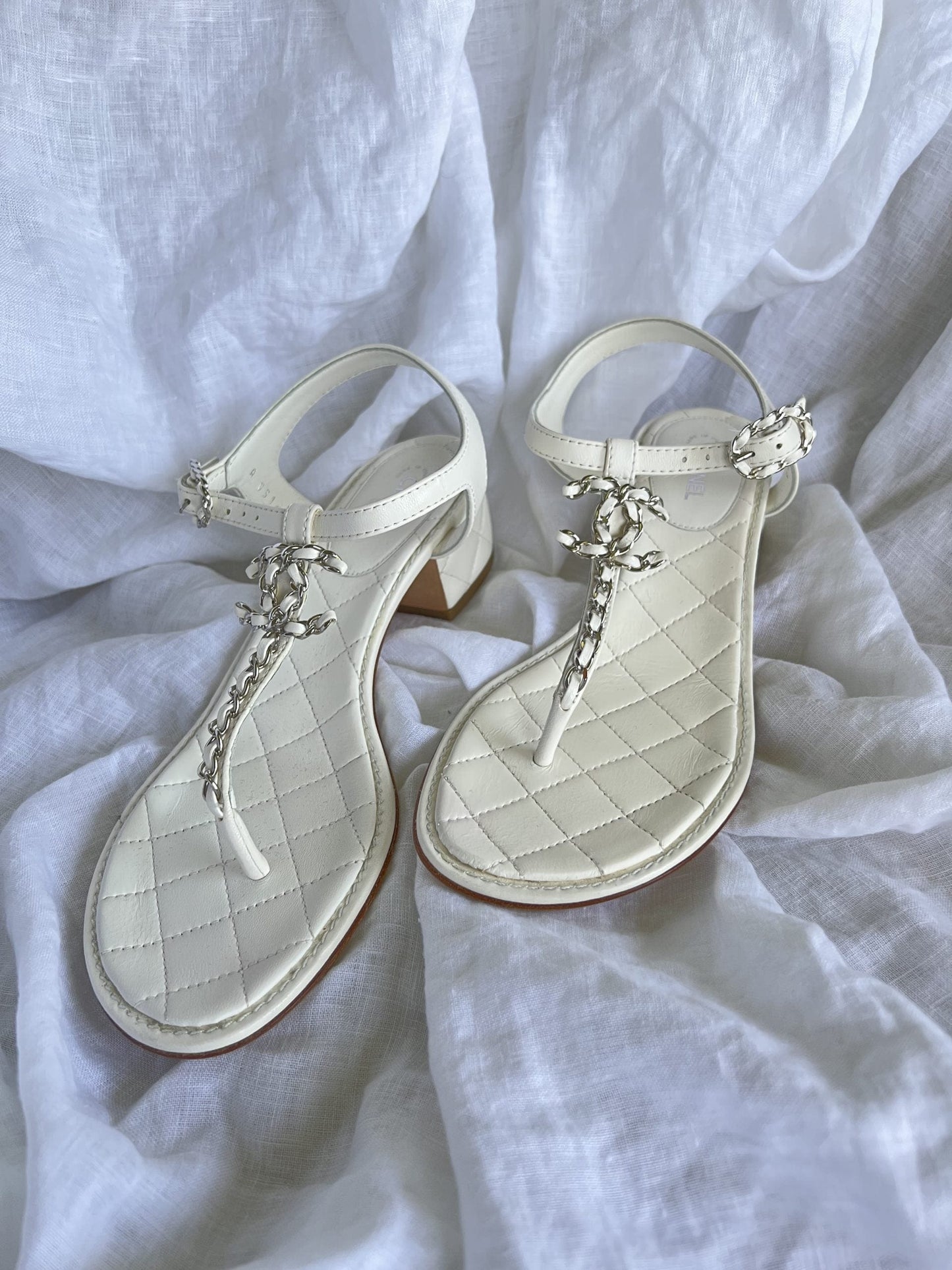 Chanel White Quilted Leather Sandals - 38 1/2