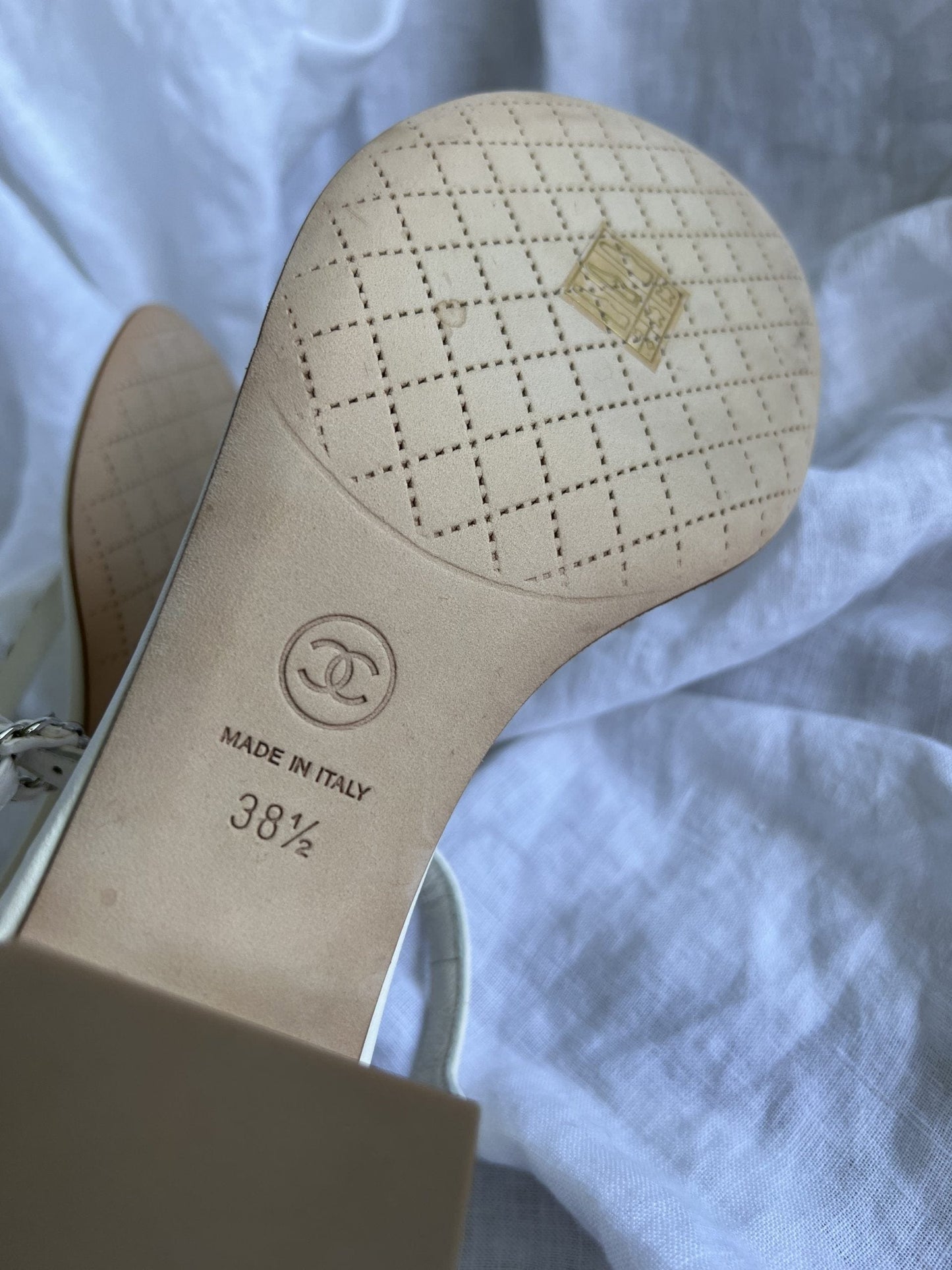 Chanel White Quilted Leather Sandals - 38 1/2