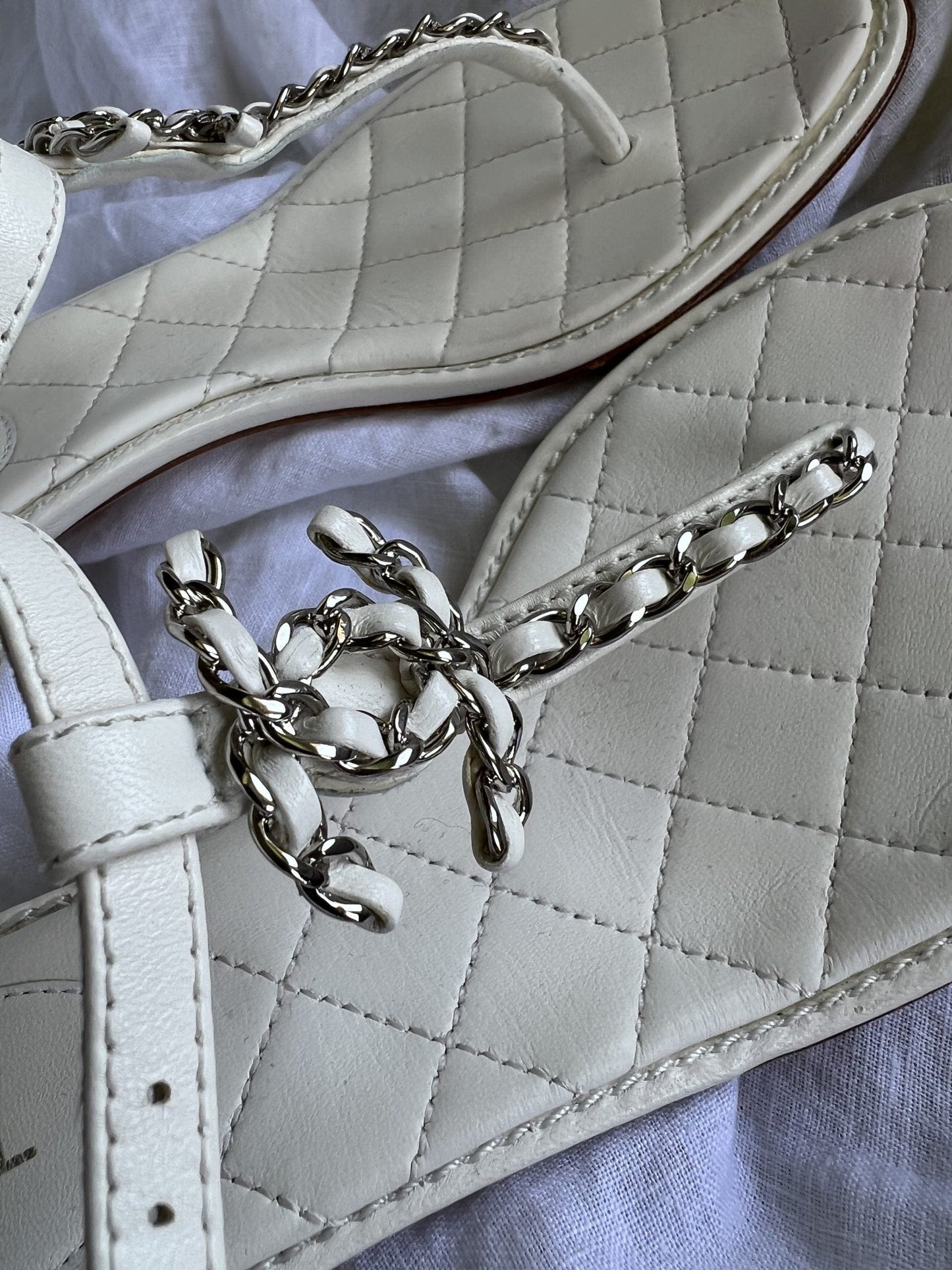 Chanel White Quilted Leather Sandals - 38 1/2