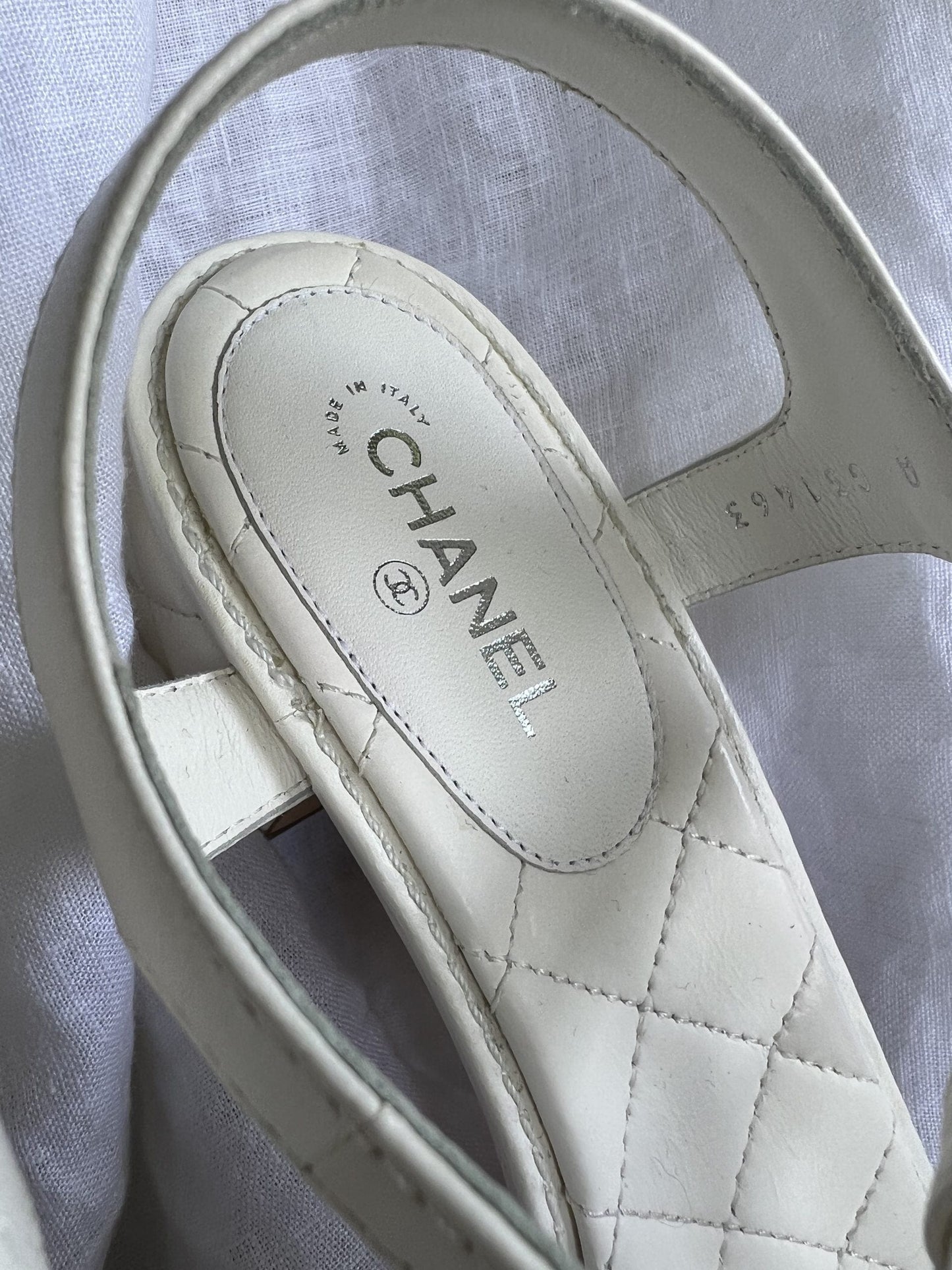 Chanel White Quilted Leather Sandals - 38 1/2