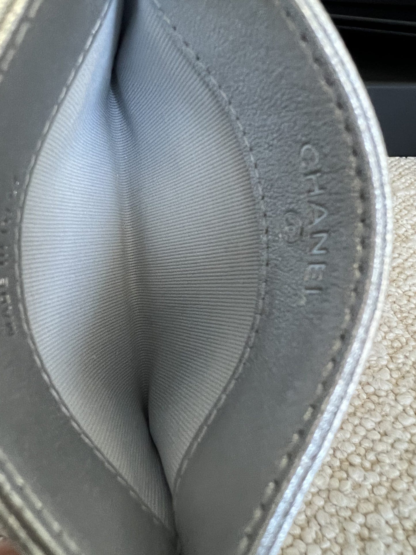 22P Metallic Silver Lambskin Quilted Card Holder SHW