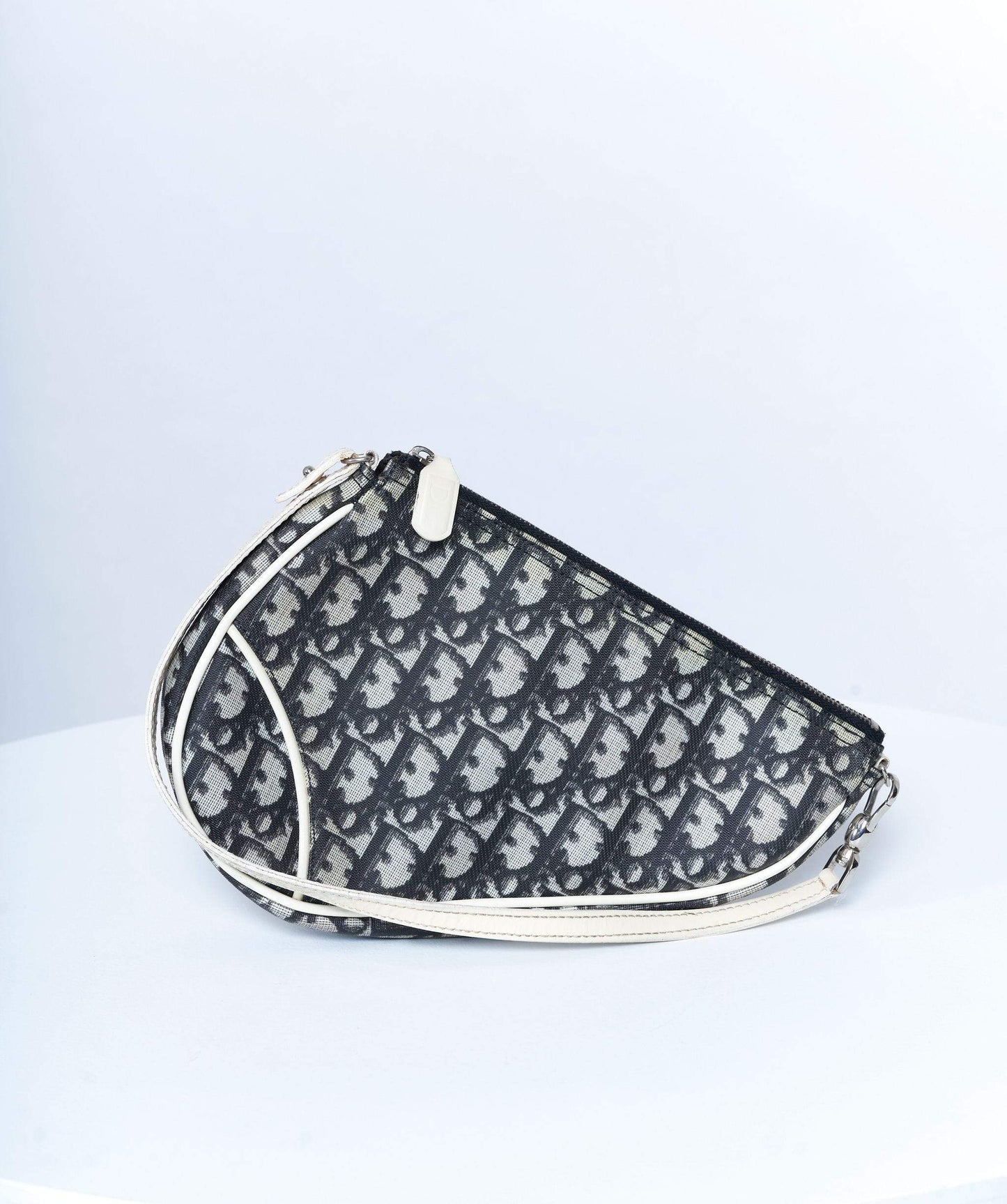 Chrisitian Dior saddle pochette MW1968 - Cap N Wrap