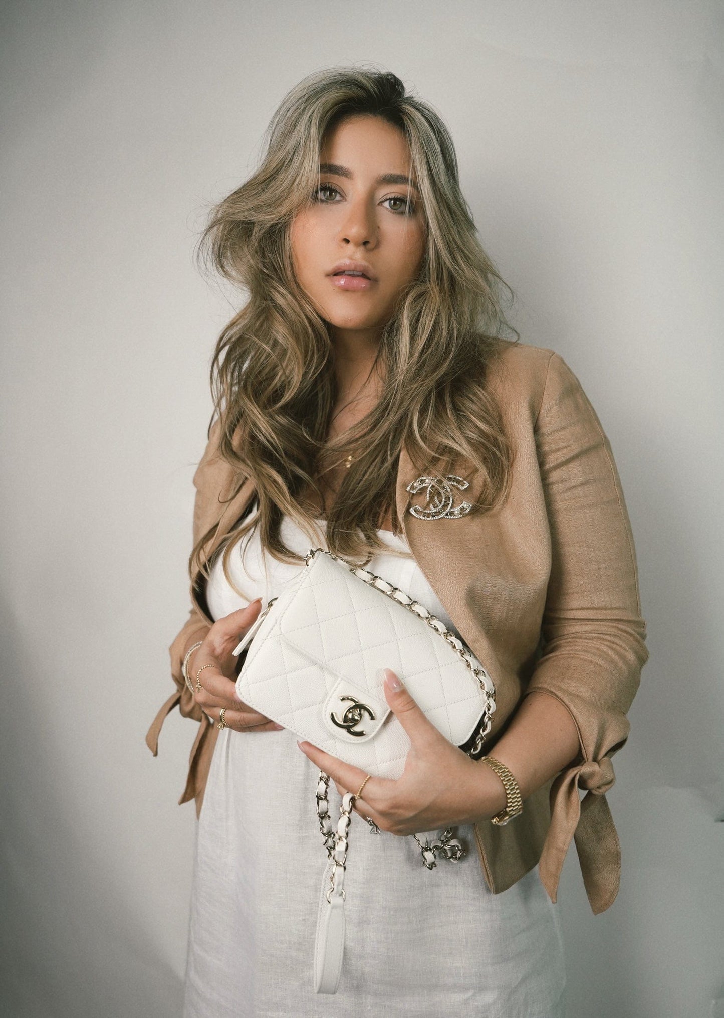 22C White Caviar Quilted Like A Wallet Flap Bag LGHW