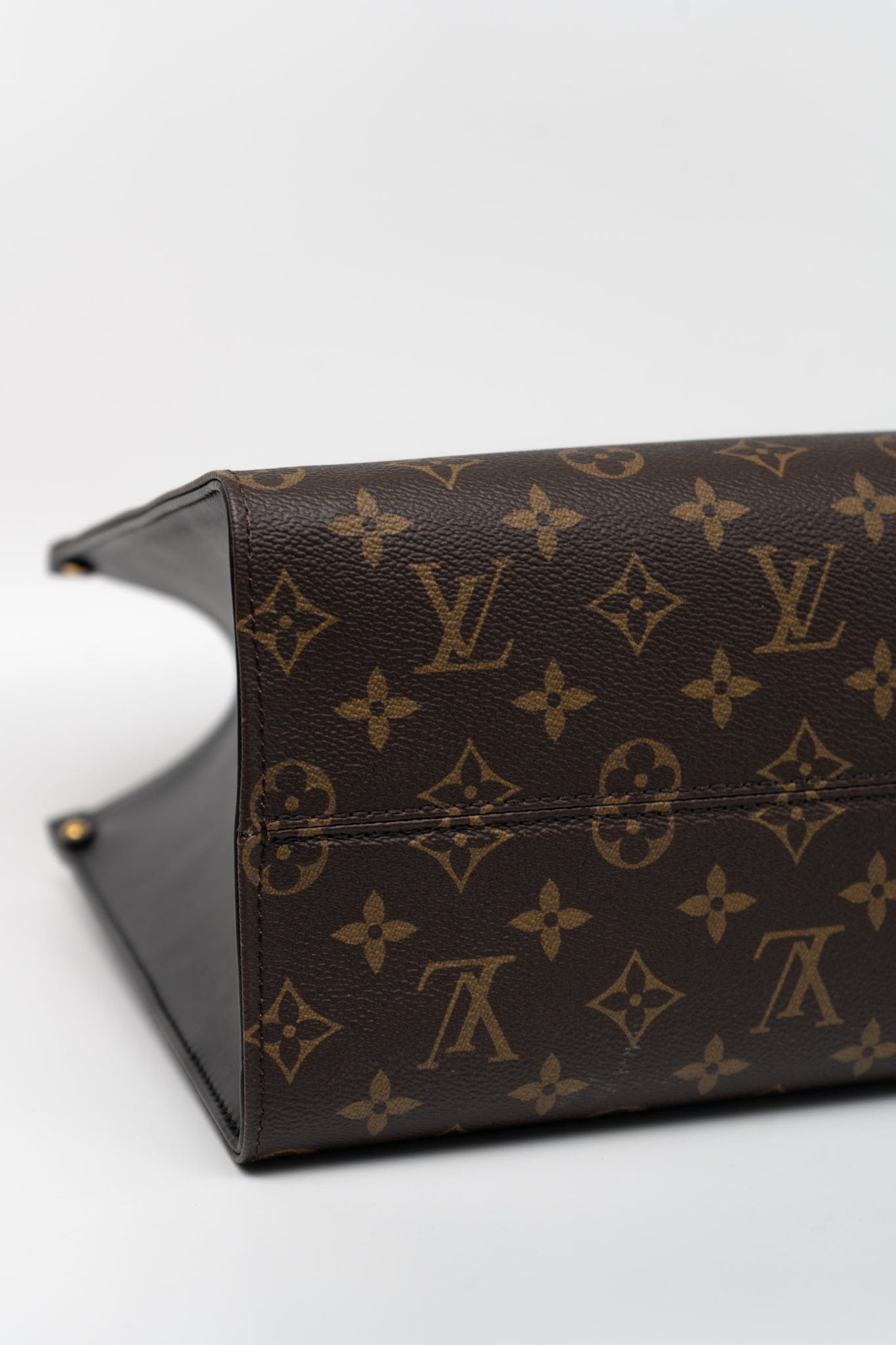 LOUIS VUITTON- Onthego MM Valentine’s Day Collection