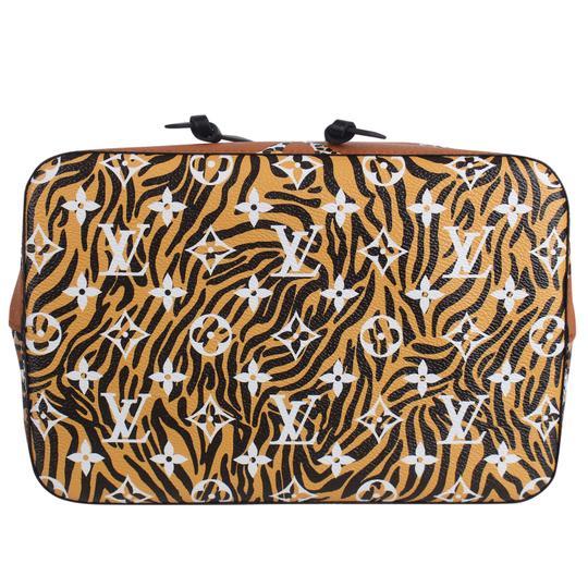 Louis Vuitton NeoNoe Monogram Giant Jungle M44717